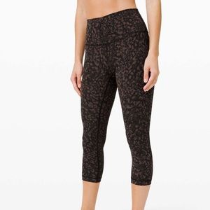 Lululemon Wunder Under Crop (High-Rise)*Full-On Luxtreme 21" (6)